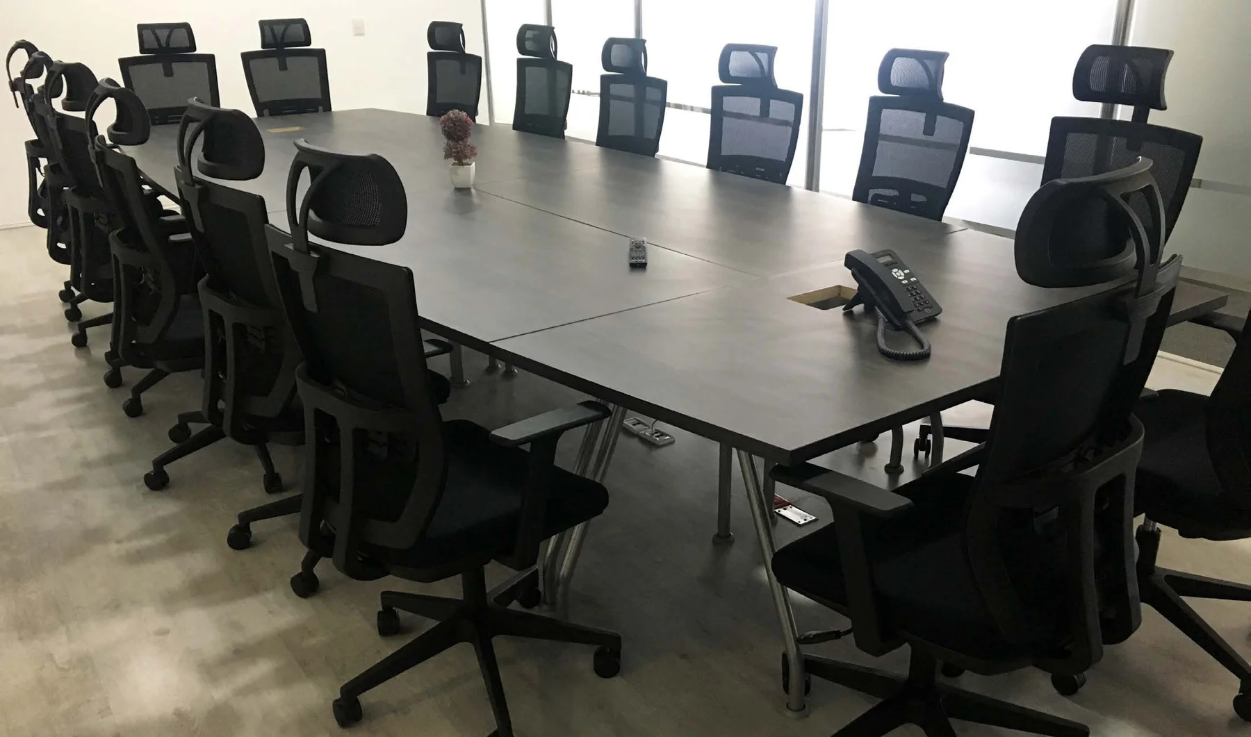 Sala de juntas en Grupo HEX. Fotografía 2.