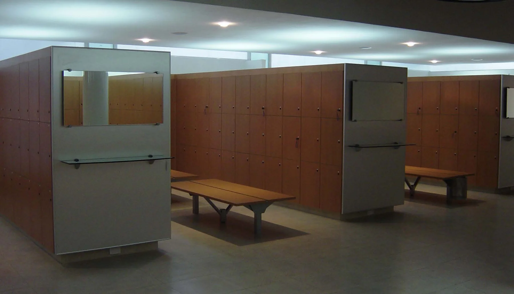 Lockers y bancas — proyecto Nelson Vargas